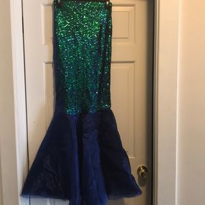 Mermaid tail long skirt. Beautiful blue green